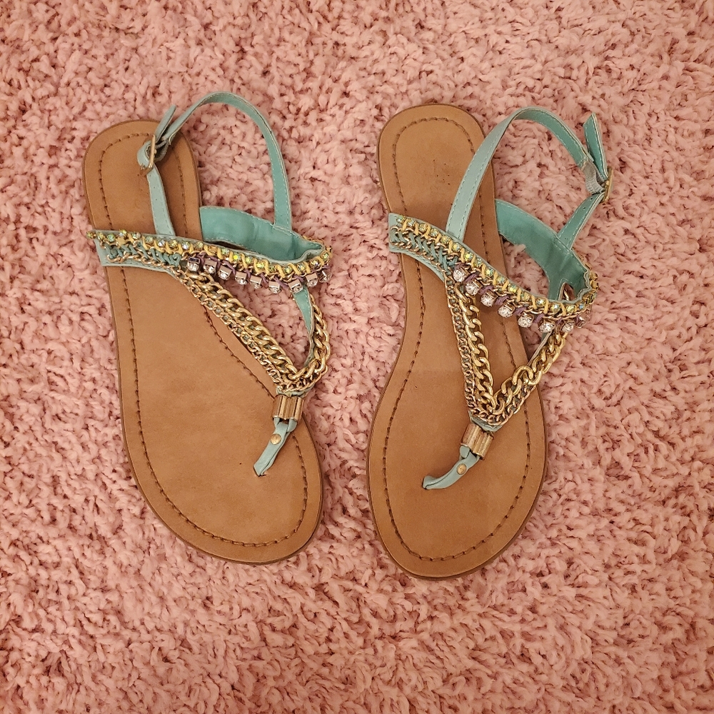Super cute zigi soho sandles